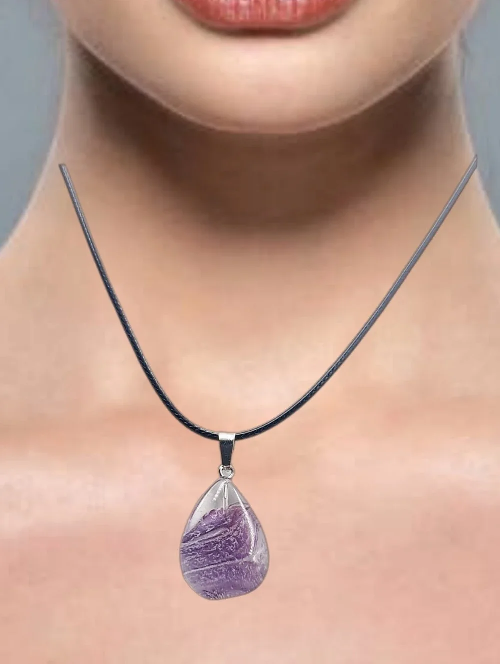 Clear Glass Pendant w/ Wavy Lines Design & Black Cord Necklace | NWOT